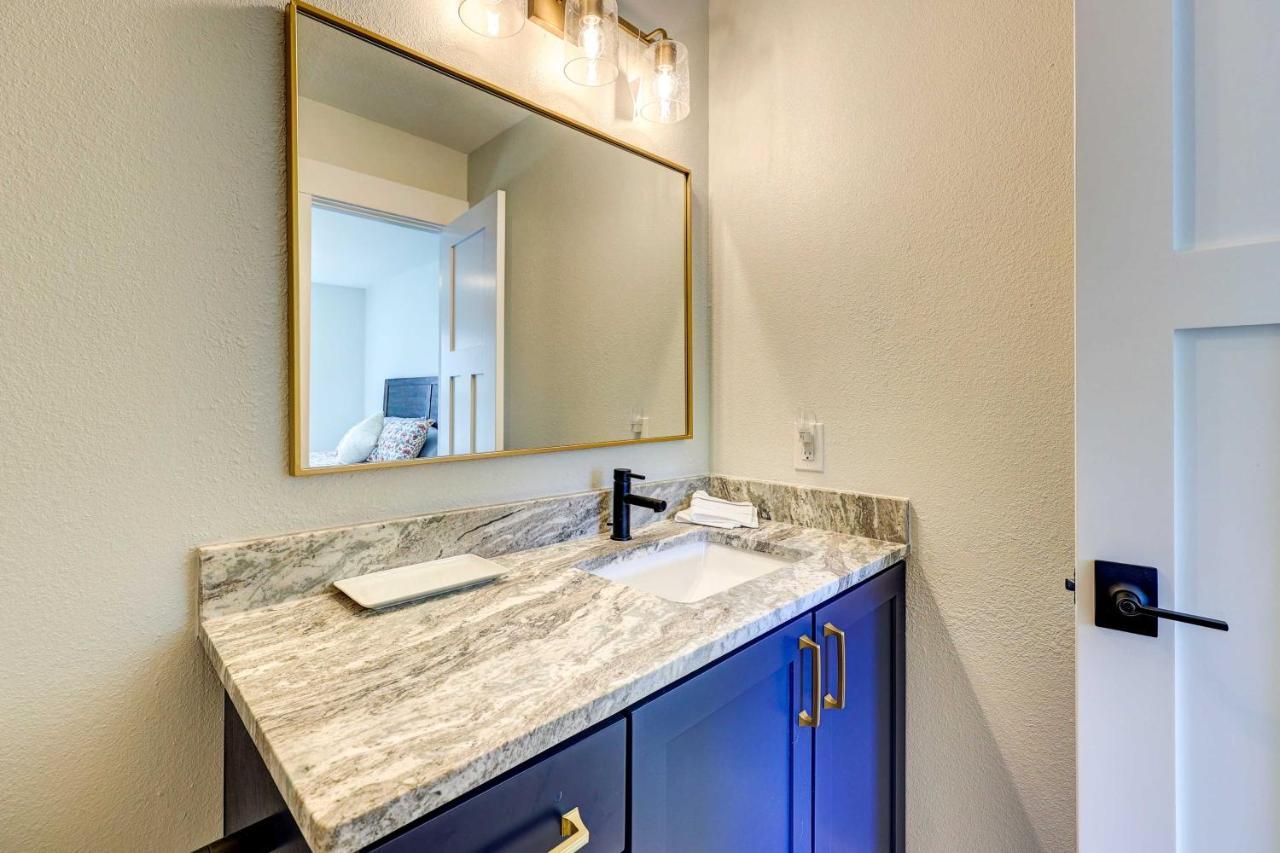 Chic Bentonville Home With Patio And Fire Pit! Ngoại thất bức ảnh